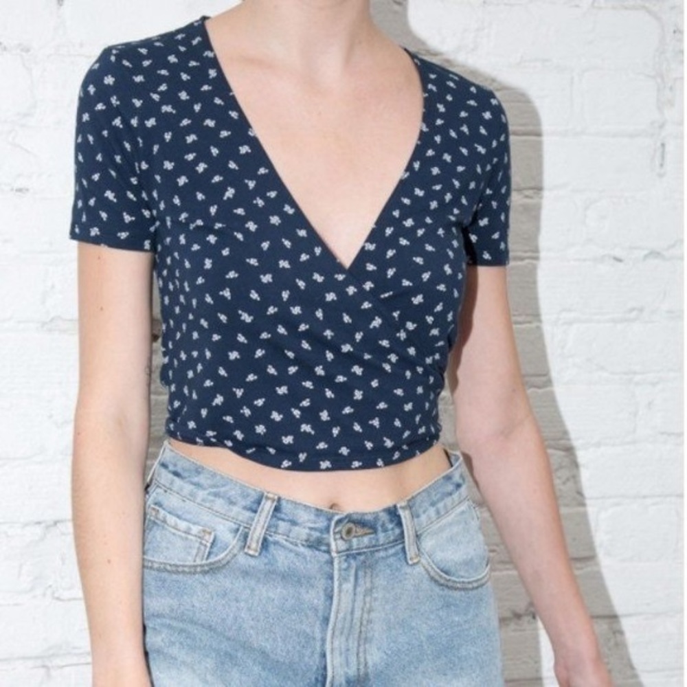 Brandy Melville Rae Top - Picture 2 of 8